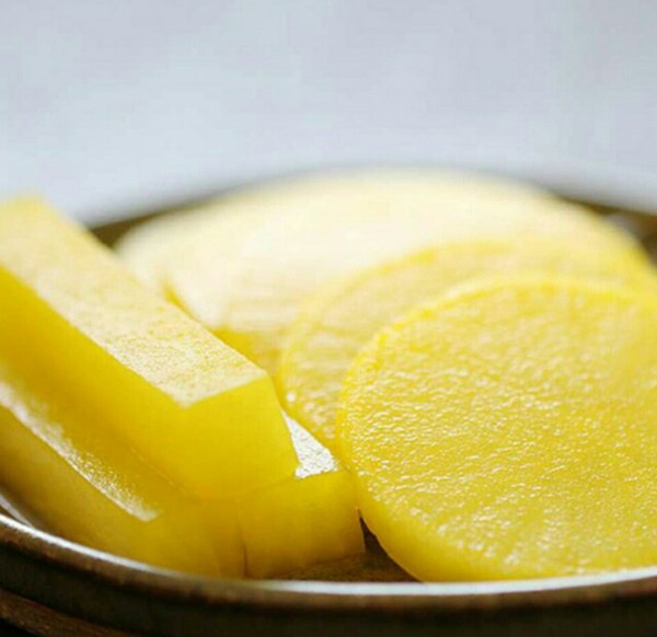 Cách làm củ cải ngâm kiểu Hàn giòn rụm chua ngọt, ăn kèm bánh chưng đảm bảo ngon hết nấc-4