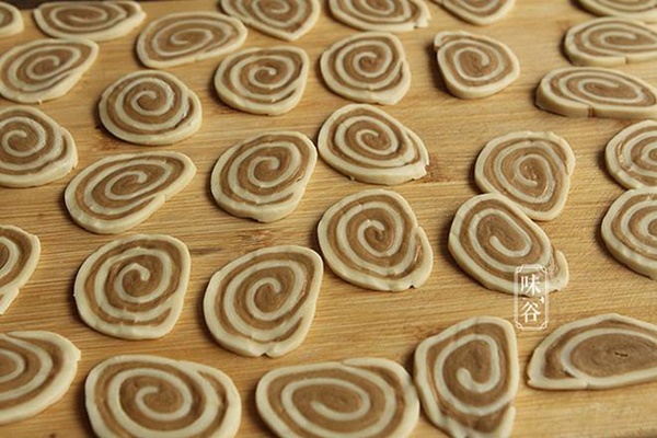 Làm bánh tai heo không cần lò nướng, món quà quê ăn Tết&nbsp;ai thấy cũng tấm tắc khen ngon-8