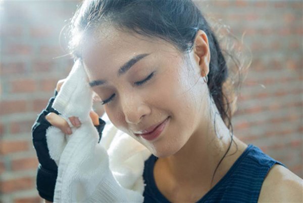 Thường xuyên đổ mồ hôi ở những vị trí nhạy cảm này rất có thể bạn đang mắc trọng bệnh-1