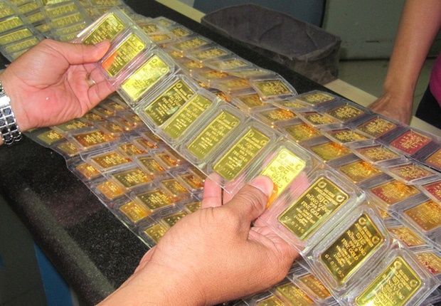 Muôn kiểu thưởng Tết độc lạ của các công ty Trung Quốc: Núi tiền 990 tỷ, vàng miếng, cần tây và cả... quan tài!-8