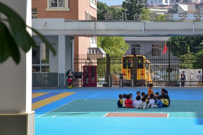 Cái giá phải trả của cặp đôi Trung Quốc khi dám sinh đứa con thứ 3: Cả vợ chồng cùng mất việc và ngày đêm tìm lại công lý trong vô vọng-5