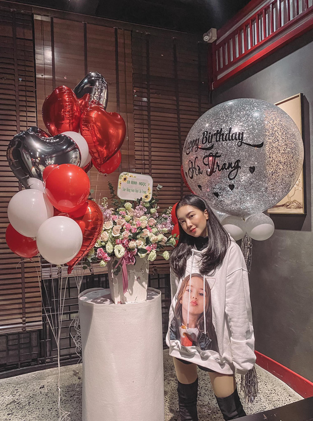 Chuyện các nàng WAGs tuyển Việt Nam ngày giáp Tết: Người xinh đẹp thả thính ngọt ngào, người vui vẻ về quê chồng ăn Tết-4