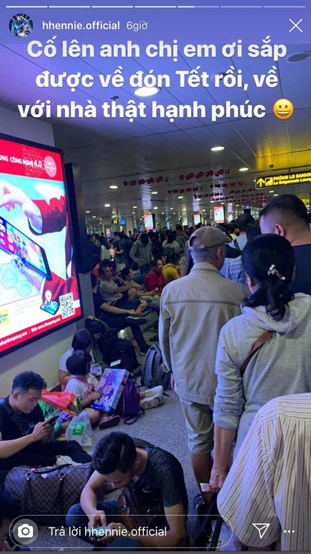 Hoa hậu cũng chật vật về quê ngày Tết như ai: H’Hen Niê ngồi cả ra đất đợi chuyến bay vẫn không quên có động thái ý nghĩa-2