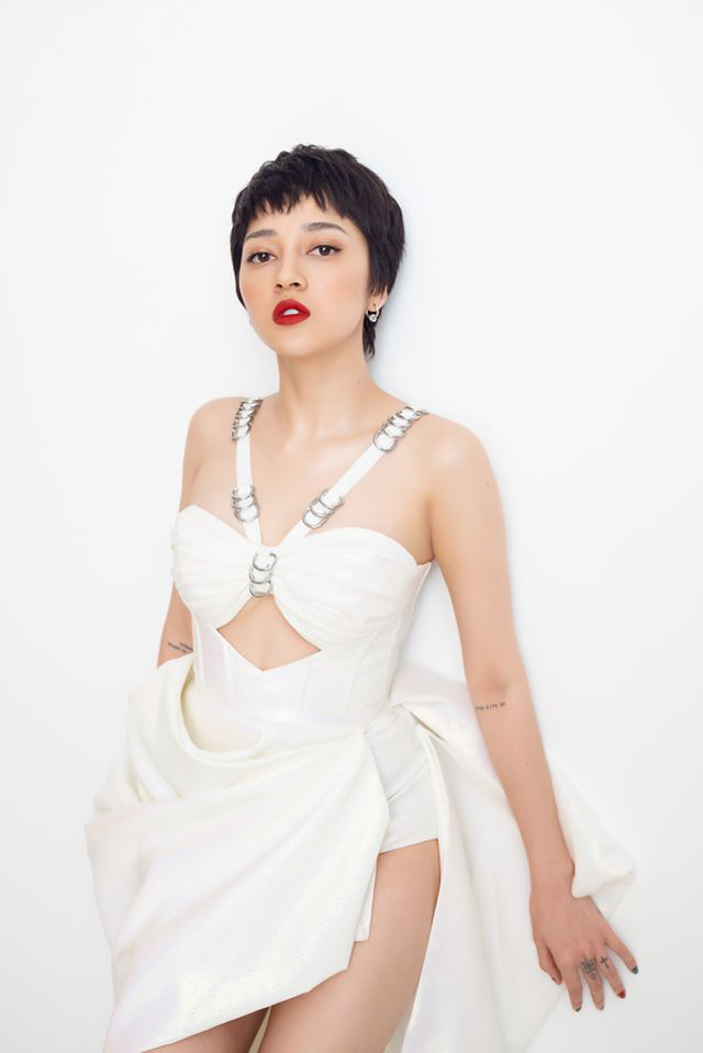 Nhan sắc bốc lửa và cuộc sống sang chảnh của Bảo Anh ở tuổi 28-5