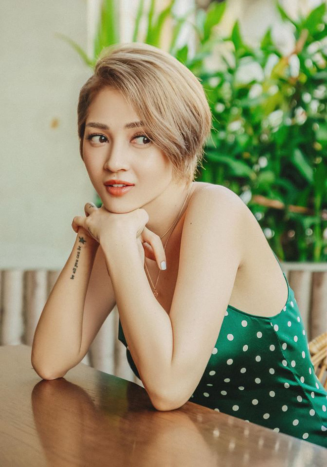 Nhan sắc bốc lửa và cuộc sống sang chảnh của Bảo Anh ở tuổi 28-19