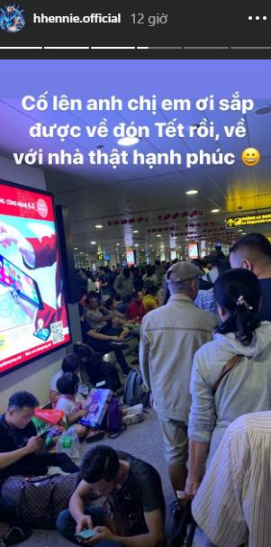 Giống như bao người khác, Hoa hậu HHen Niê cũng không thoát khỏi cảnh chờ đợi vật vã để về quê ăn Tết-2