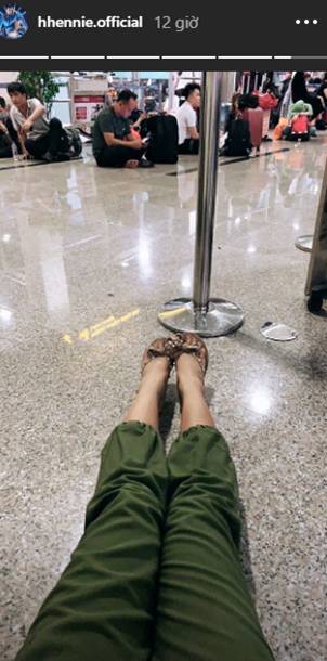 Giống như bao người khác, Hoa hậu HHen Niê cũng không thoát khỏi cảnh chờ đợi vật vã để về quê ăn Tết-3