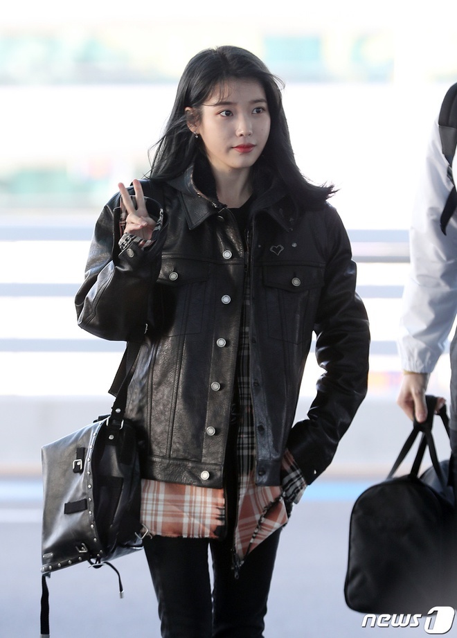 IU đời thường chuộng mốt giấu quần, mặc váy áo dáng rộng-1