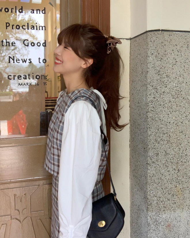 Hội sành mặc Instagram đang rủ nhau buộc nơ tóc điệu đà mà không sến, bạn copy diện Tết là đúng đắn lắm luôn!-5