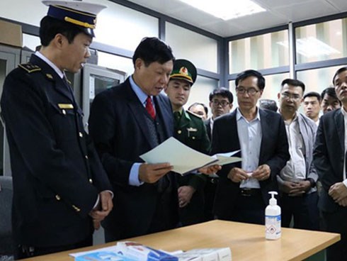 Bộ Y tế họp khẩn sau 2 ca bệnh theo dõi và 2 ca bệnh xác định có dương tính với virus corona