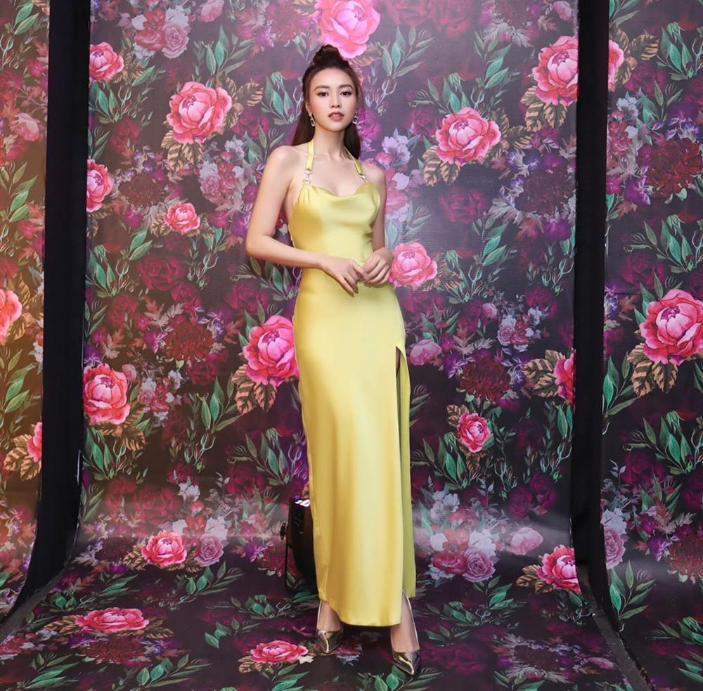 Chiều cao lý tưởng cũng không chủ quan, Lan Ngọc vẫn nhờ cậy đến 3 mẫu giày để kéo chân dài ngoạn mục-2