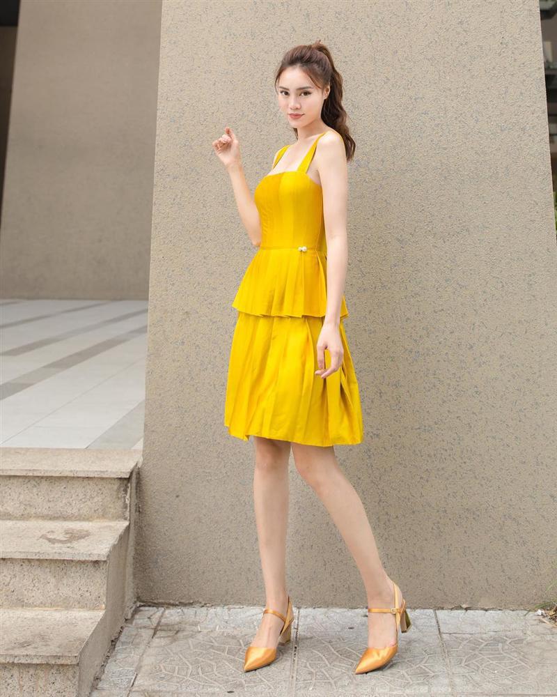 Chiều cao lý tưởng cũng không chủ quan, Lan Ngọc vẫn nhờ cậy đến 3 mẫu giày để kéo chân dài ngoạn mục-3