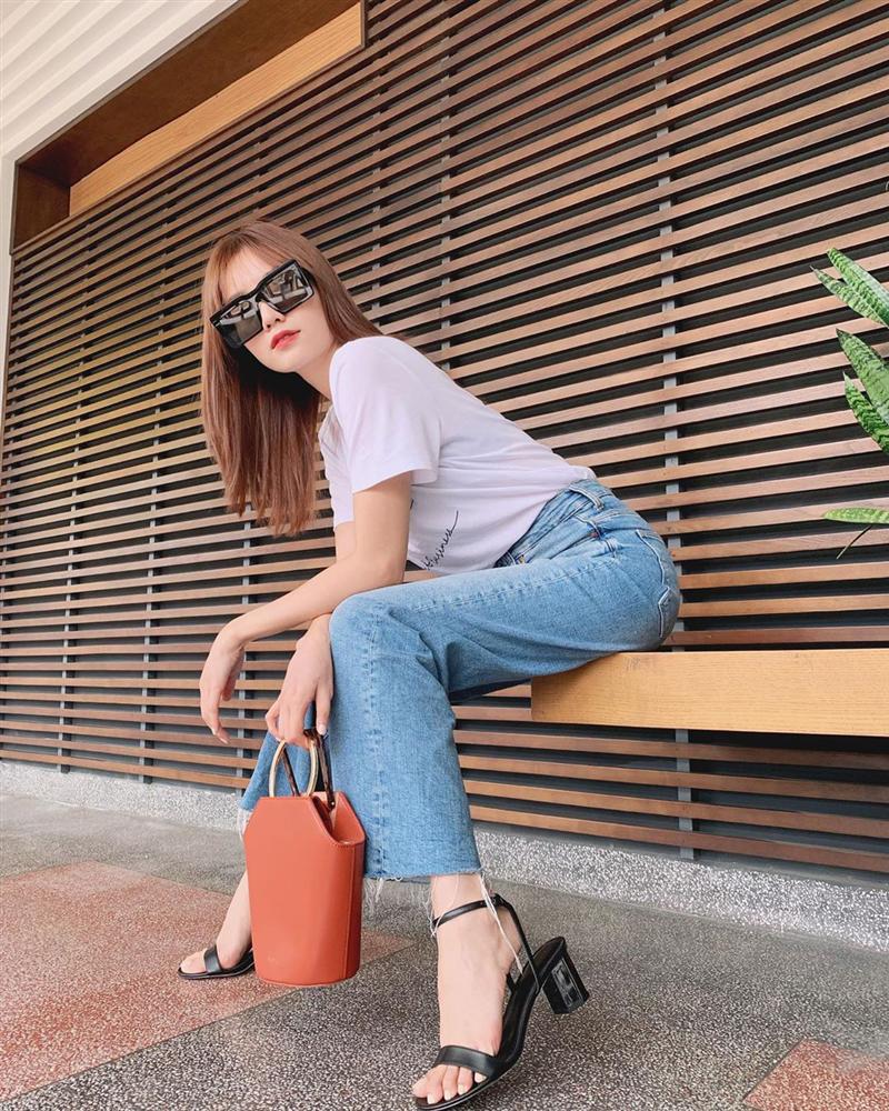 Chiều cao lý tưởng cũng không chủ quan, Lan Ngọc vẫn nhờ cậy đến 3 mẫu giày để kéo chân dài ngoạn mục-8