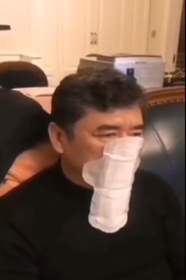 Vũ Hán thất thủ: Dân giành giật thực phẩm dự trữ, cháy hàng khẩu trang chồng dùng tạm băng vệ sinh của vợ, bệnh viện vỡ trận-2