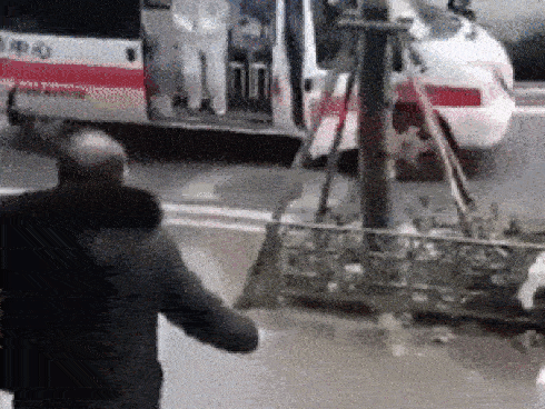 Xôn xao câu chuyện con bị sốt, nghi nhiễm virus viêm phổi Vũ Hán không được lên máy bay, bố mẹ nhẫn tâm bỏ lại khiến cộng đồng mạng phẫn nộ-4