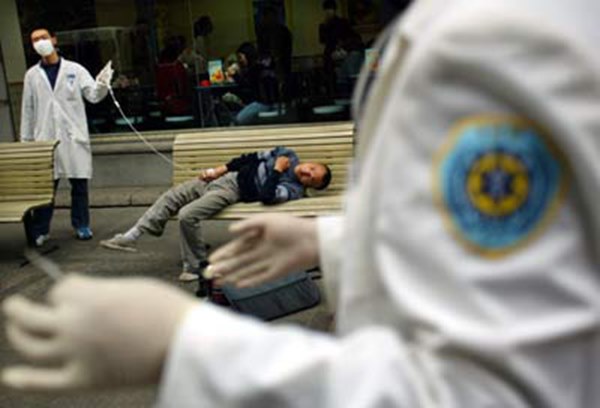 Dịch viêm phổi Vũ Hán bùng phát khiến thế giới hồi tưởng đến đại dịch SARS ám ảnh của 17 năm trước, cũng bắt nguồn từ virus corona-7