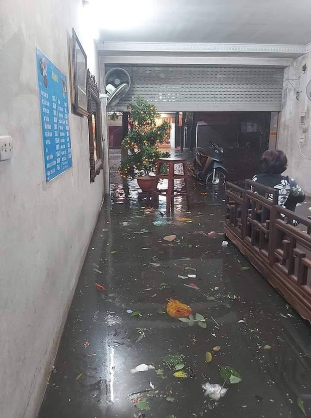 Ác mộng nước ngập đêm 30 Tết: Nước đục ngầu tràn vào nhà, đêm giao thừa bì bõm chờ đón pháo hoa-8