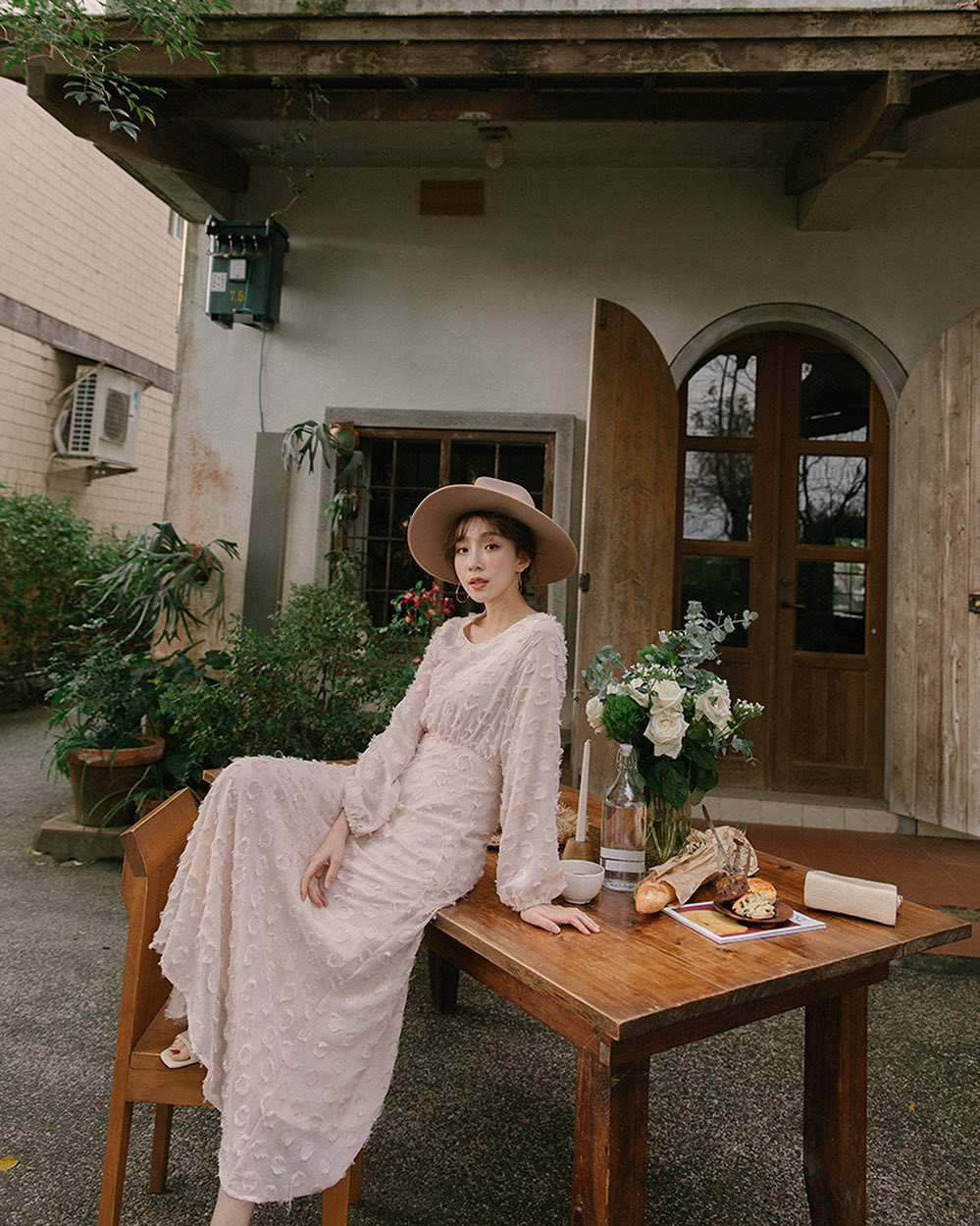 Mùng 1 chọn màu trang phục hợp mệnh là vẹn cả đôi đường: Vừa thời thượng hết nấc, vừa đem lại may mắn cho cả năm-1