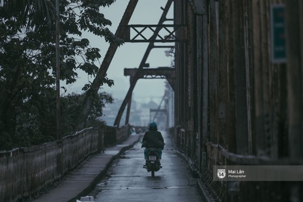 Hà Nội sáng mùng 1 Tết Canh Tý: Sau trận mưa lớn đêm 30, đường phố vắng vẻ như trong cuốn phim cũ nhuốm màu thời gian-2