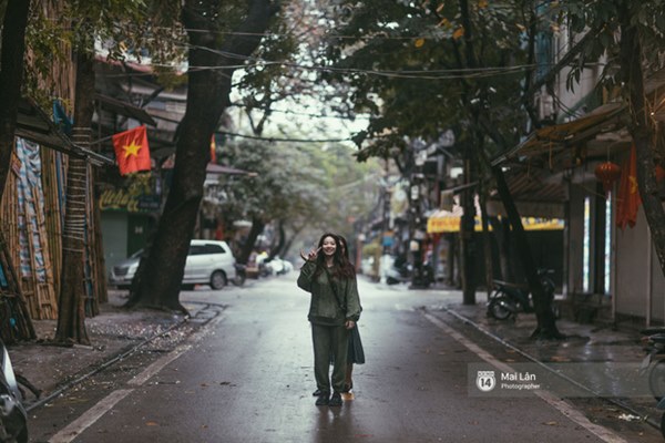 Hà Nội sáng mùng 1 Tết Canh Tý: Sau trận mưa lớn đêm 30, đường phố vắng vẻ như trong cuốn phim cũ nhuốm màu thời gian-3