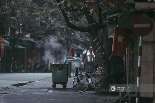 Hà Nội sáng mùng 1 Tết Canh Tý: Sau trận mưa lớn đêm 30, đường phố vắng vẻ như trong cuốn phim cũ nhuốm màu thời gian-13
