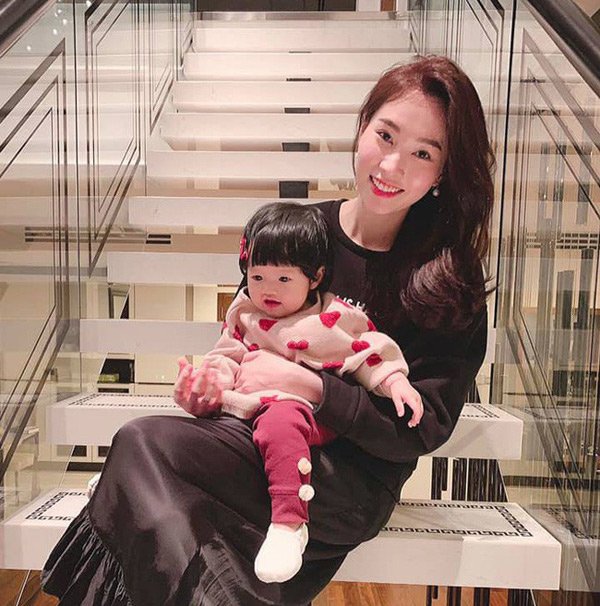 2 Hoa hậu miền Tây trùng họ tên: Nàng mang bầu kín như bưng, nàng khoe khắp facebook-5