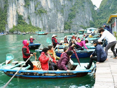 Lật đò ở vịnh Hạ Long, nữ du khách tử vong ngày mùng 1 Tết