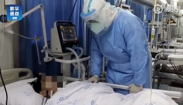 Loạt ảnh và clip cho thấy sự nhọc nhằn của bác sĩ ở Vũ Hán: Ăn Tết trong bệnh viện, bật khóc vì áp lực và thậm chí hy sinh cả tính mạng-6