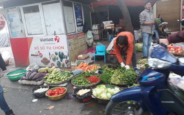 Mùng 2 Tết các chợ cóc đã lác đác tiểu thương bán hàng với giá cả đắt đỏ đến giật mình, 700.000 đồng cho 1kg thịt bò-1