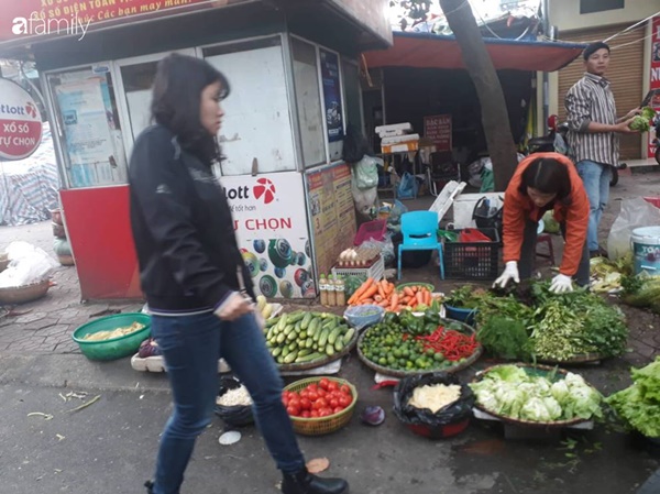 Mùng 2 Tết các chợ cóc đã lác đác tiểu thương bán hàng với giá cả đắt đỏ đến giật mình, 700.000 đồng cho 1kg thịt bò-5