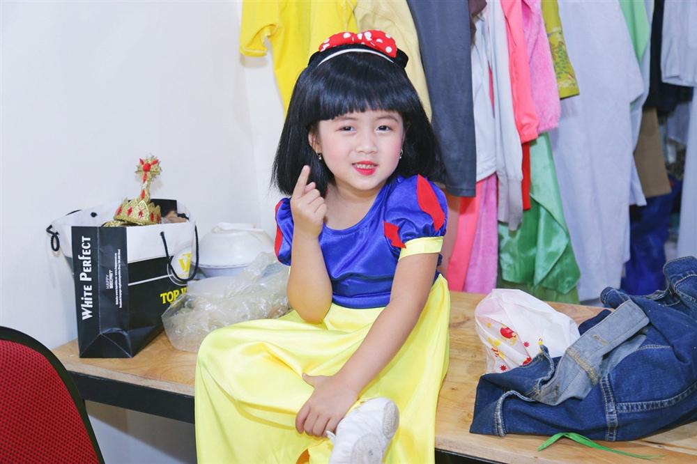 Con gái màn ảnh” của Thu Trang: Chưa đầy mười tuổi nhưng đã góp mặt trong hàng loạt phim ăn khách-1