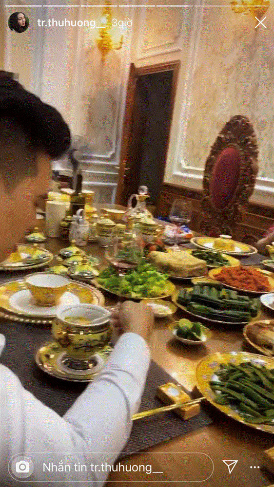 Cô dâu 200 cây vàng hé lộ hình ảnh bên trong lâu đài 7 tầng ở Nam Định, bàn ăn với bát đũa nhìn như dác vàng loá cả mắt-5