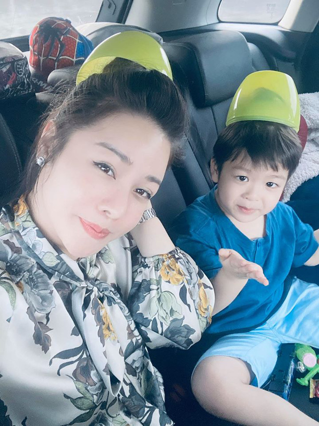 Mới mồng 3 Tết, Nhật Kim Anh đã van lạy xin gặp con vì chồng cũ mất tích-1