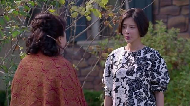 Chạnh lòng khi mẹ chồng mừng tuổi cháu ngoại 2 triệu mà cháu nội chỉ cho 50 nghìn nhưng món quà phút chót trong ngày đầu xuân khiến nàng dâu sững người-1