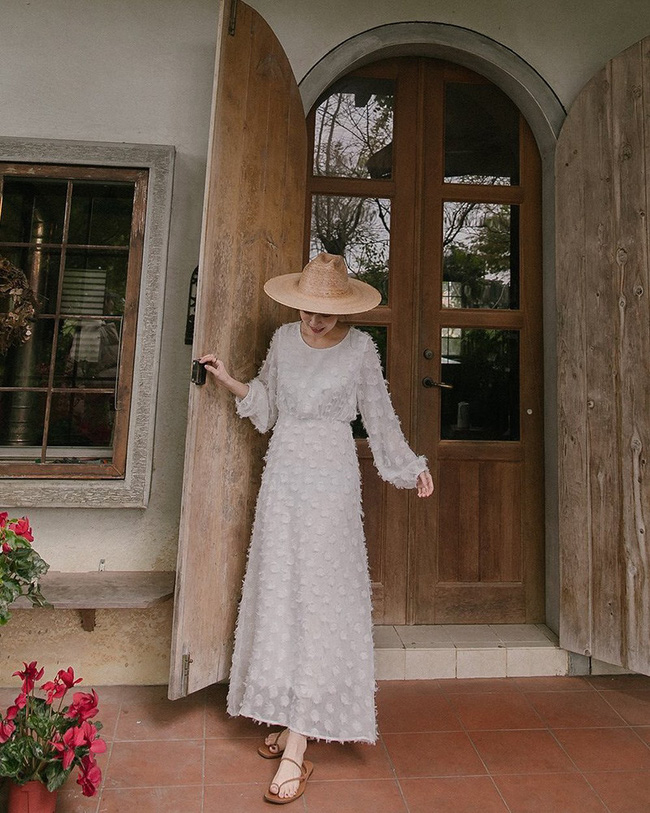 12 cách diện váy đẹp xinh nức nở, khiến chị em không thể cưỡng lại niềm mong mỏi được xúng xính ngay để du Xuân-8