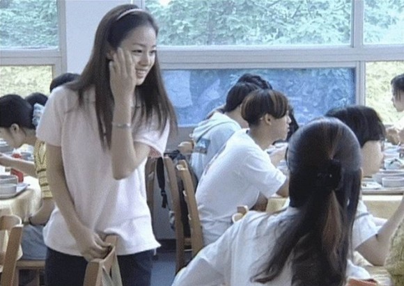 Loạt ảnh hiếm thời đại học của Kim Tae Hee cho thấy cô xứng đáng là một những nhan sắc cực phẩm của Kbiz-3