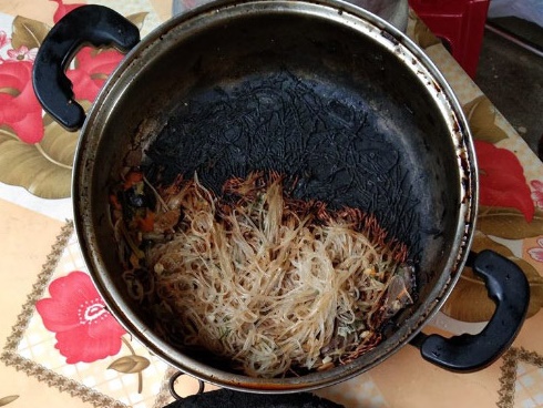 Đi ăn lẩu mừng Tết năm con Chuột nhưng lại được phục vụ bằng nồi như cám heo, song cái giá 600k khiến ai cũng giật mình-8