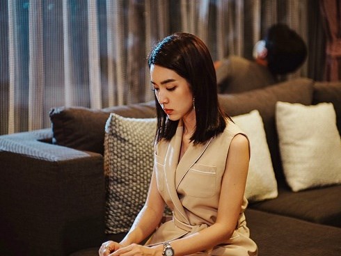 Nhìn thấy tôi trong bộ dạng khác lạ với ngày thường, chồng tái mặt đổ cả chai dầu luyn lên đầu tôi rồi đuổi thẳng cổ về nhà mẹ đẻ