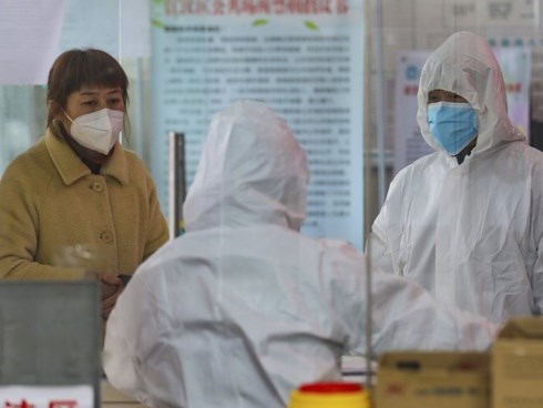 Nút thắt xét nghiệm khiến virus corona lây lan mạnh ở TQ