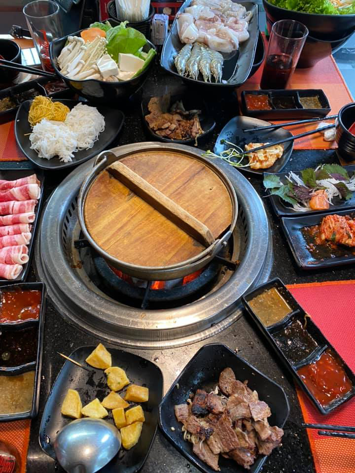 Đi ăn lẩu mừng Tết năm con Chuột nhưng lại được phục vụ bằng nồi như cám heo, song cái giá 600k khiến ai cũng giật mình-7