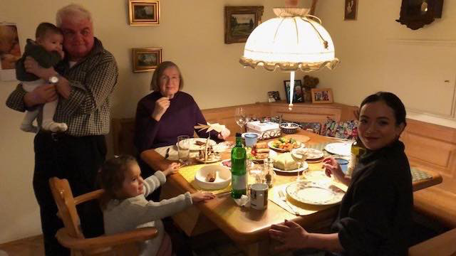 Đang bầu 2 tháng vẫn cua” được trai độc thân ngoại quốc, người phụ nữ Việt tiết lộ hình ảnh ăn Tết trên đất Đức với sự tạo điều kiện” hết mực của ông xã-8