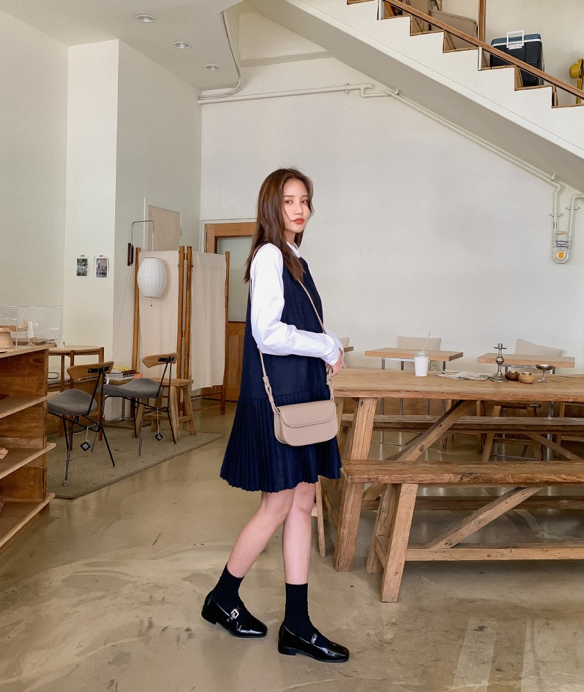 Combo váy áo được gái xinh xứ Hàn diện nhiệt tình nhất đợt này: Hack tuổi siêu ổn và thừa điểm thanh lịch để diện đến công sở-1