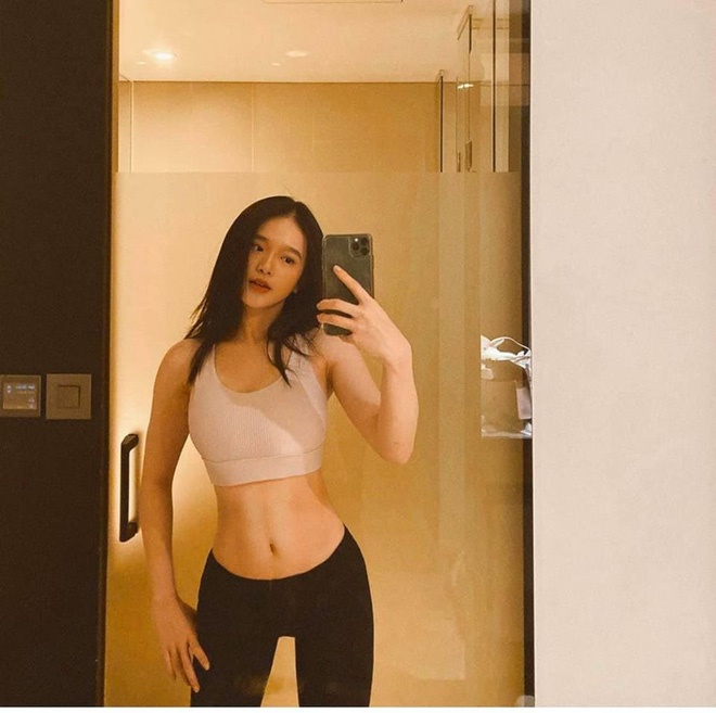 Linh Ka khoe vẻ đẹp sexy tuổi 18-1