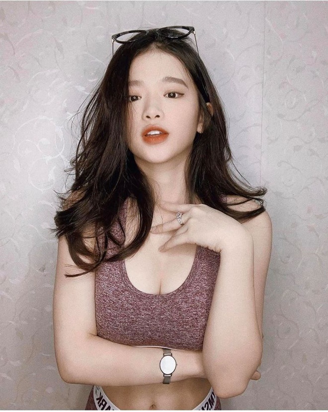 Linh Ka Khoe Vẻ đẹp Sexy Tuổi 18