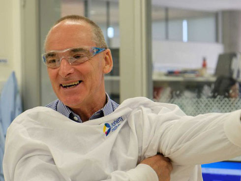 Các nhà khoa học Anh phát triển vắc-xin ngăn chặn virus corona, dự kiến tuần tới thử nghiệm trên động vật-3