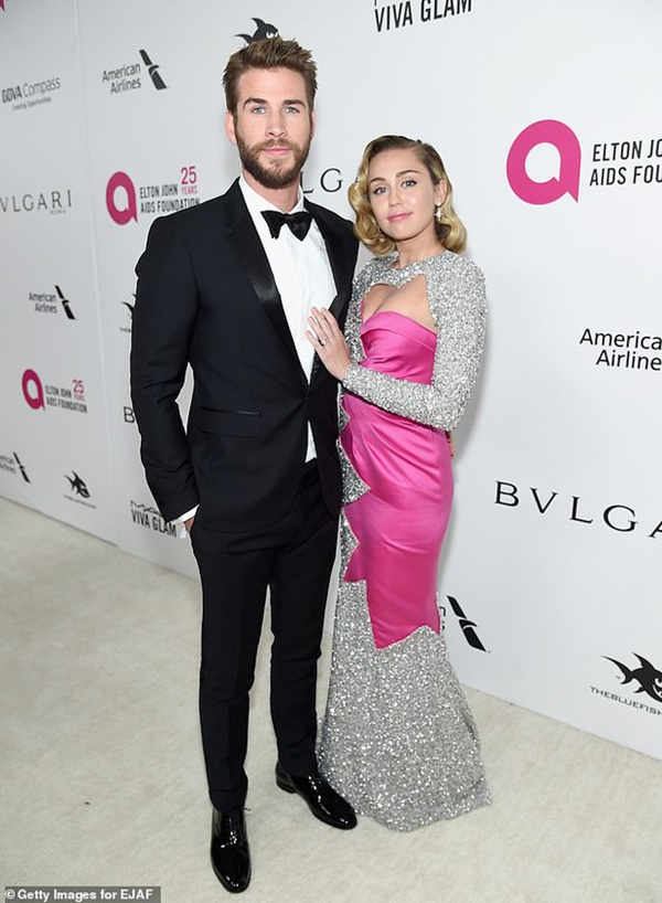 Miley Cyrus và Liam cuối cùng đã chính thức ly hôn sau 10 năm, cả 2 nói gì sau khi hoàn thành thủ tục?-1