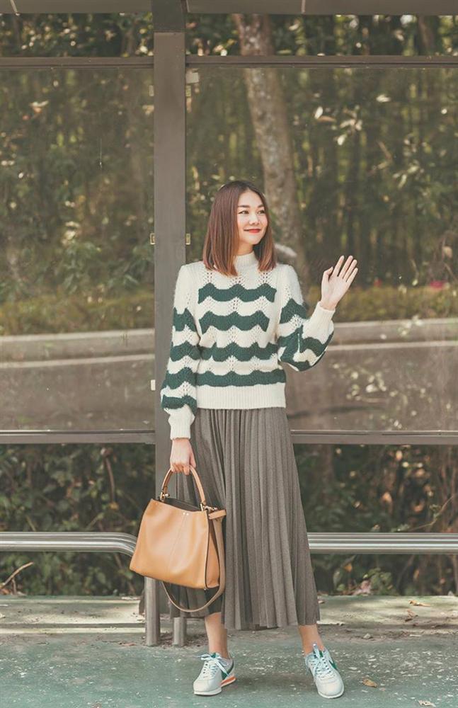 12 ý tưởng diện chân váy dài cực xinh và sang từ sao Việt bạn có thể diện quanh năm được-1