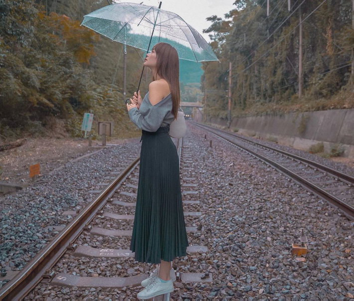 12 ý tưởng diện chân váy dài cực xinh và sang từ sao Việt bạn có thể diện quanh năm được-4