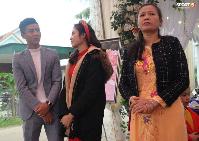 Văn Đức trao nhẫn cưới cho Nhật Linh, khép lại đám cưới nhanh như chớp-42