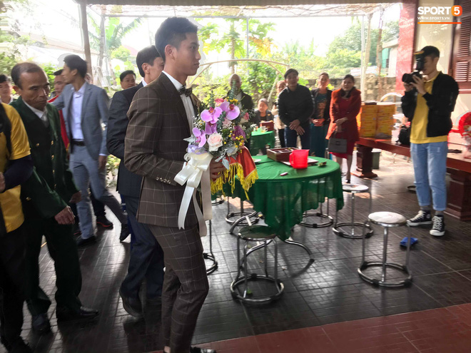 Văn Đức trao nhẫn cưới cho Nhật Linh, khép lại đám cưới nhanh như chớp-22